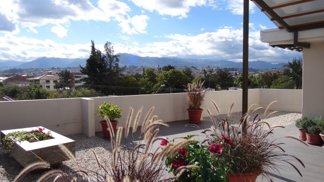 Grande terrasse avec vue imprenable sur la Cordillère des Andes / Lage size patio with View on the Andes
